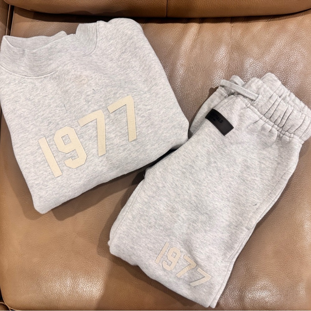 Essentials Fear of God kids sz 6-7
